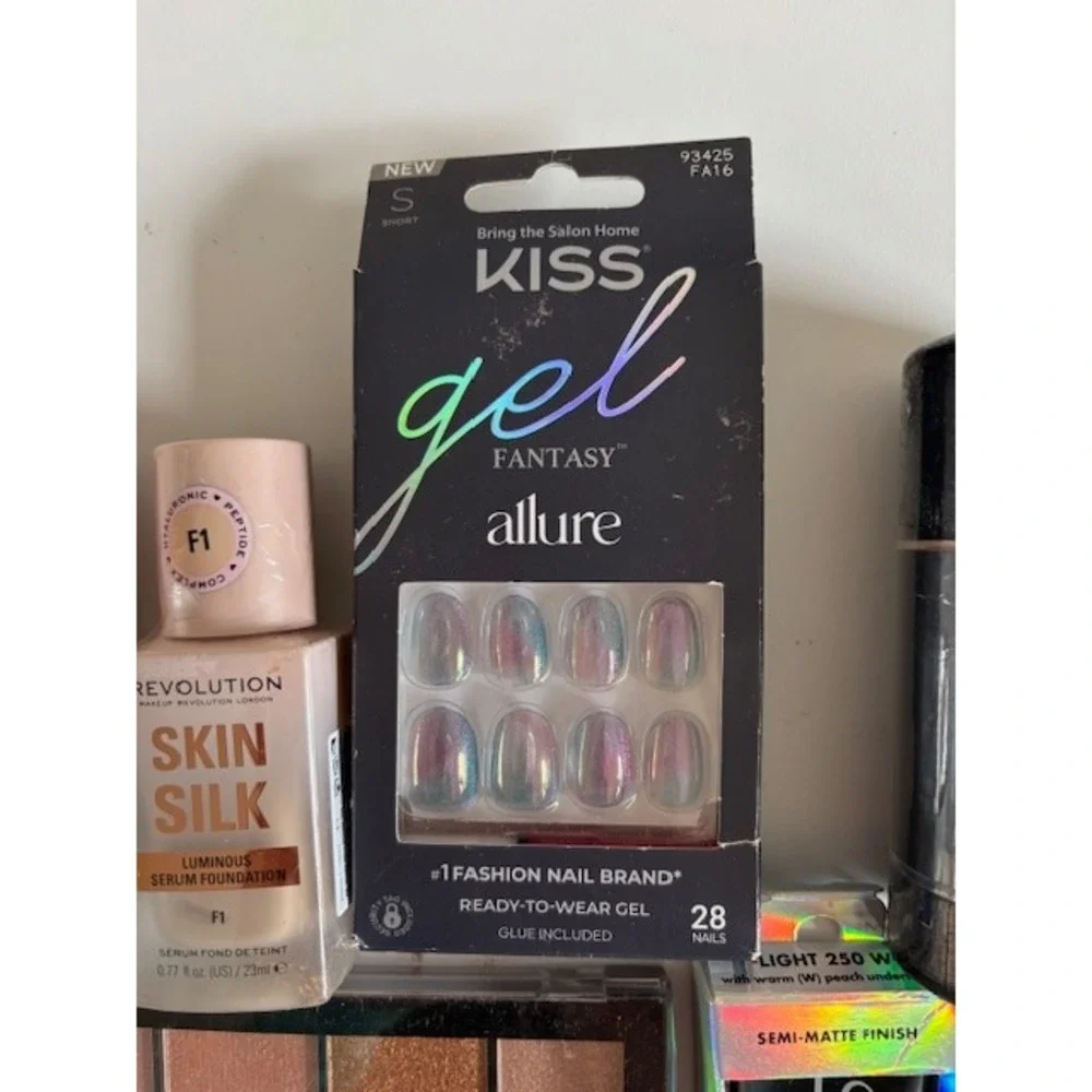 Makeup Bundle: Gel Nails, CC Cream, Eye Shadow, Foundation etc‎